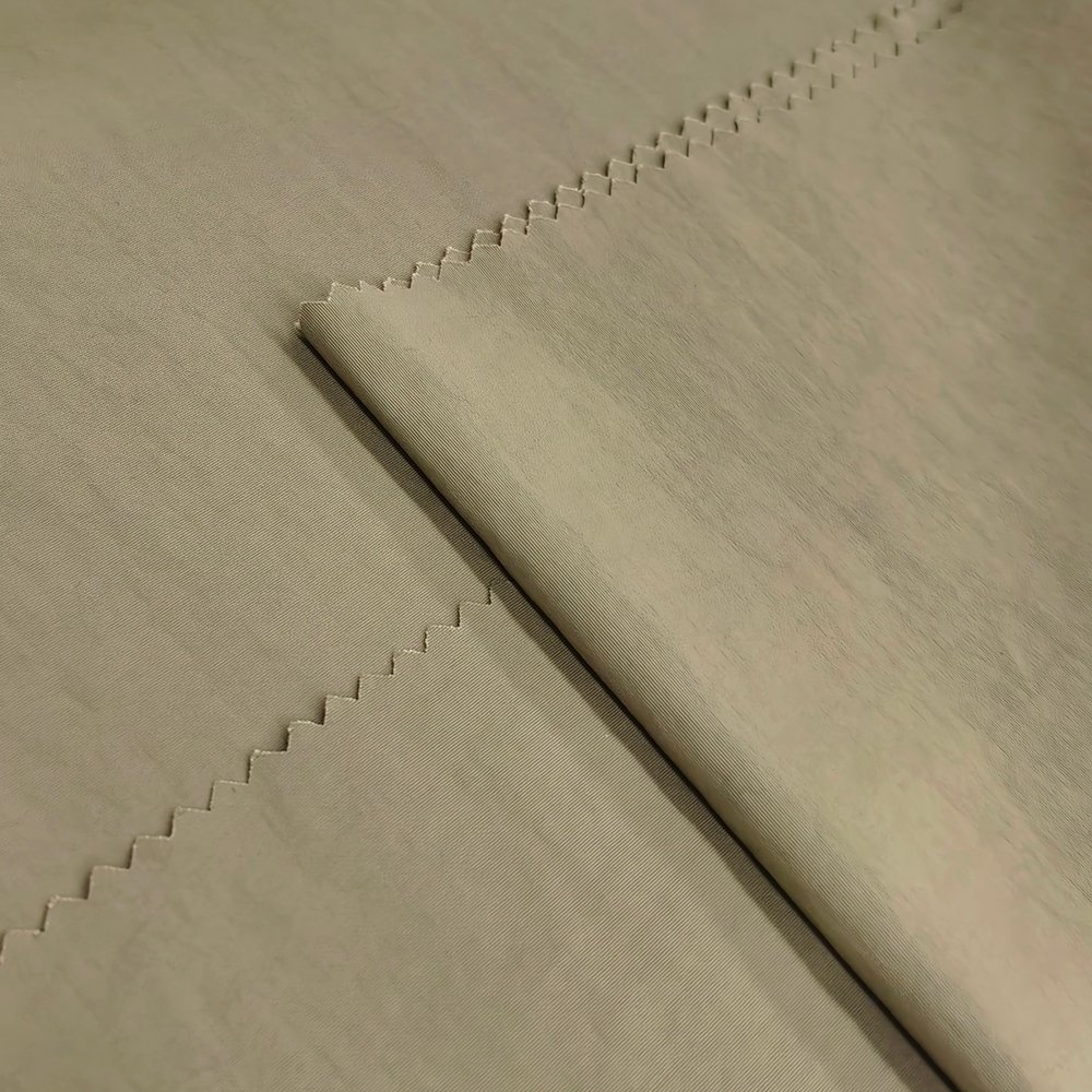 Shaoxing Yuyuan 100% Nylon 109GSM Water Resistant Stretch Fabric Anti-Pill Quick-Dry Breathable Anti-Pull for Garment Sportswear - Image 2